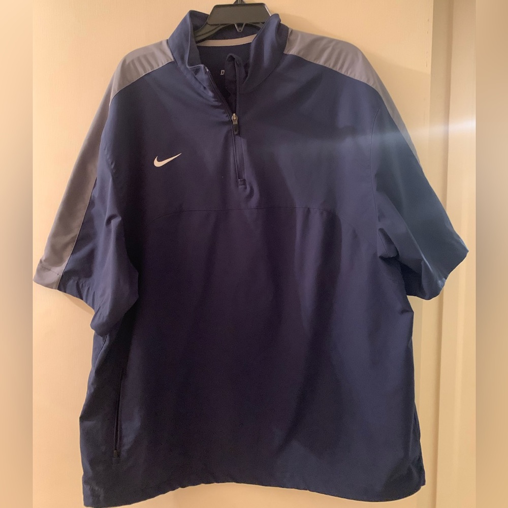 Nike dri-fit short sleeve windbreaker